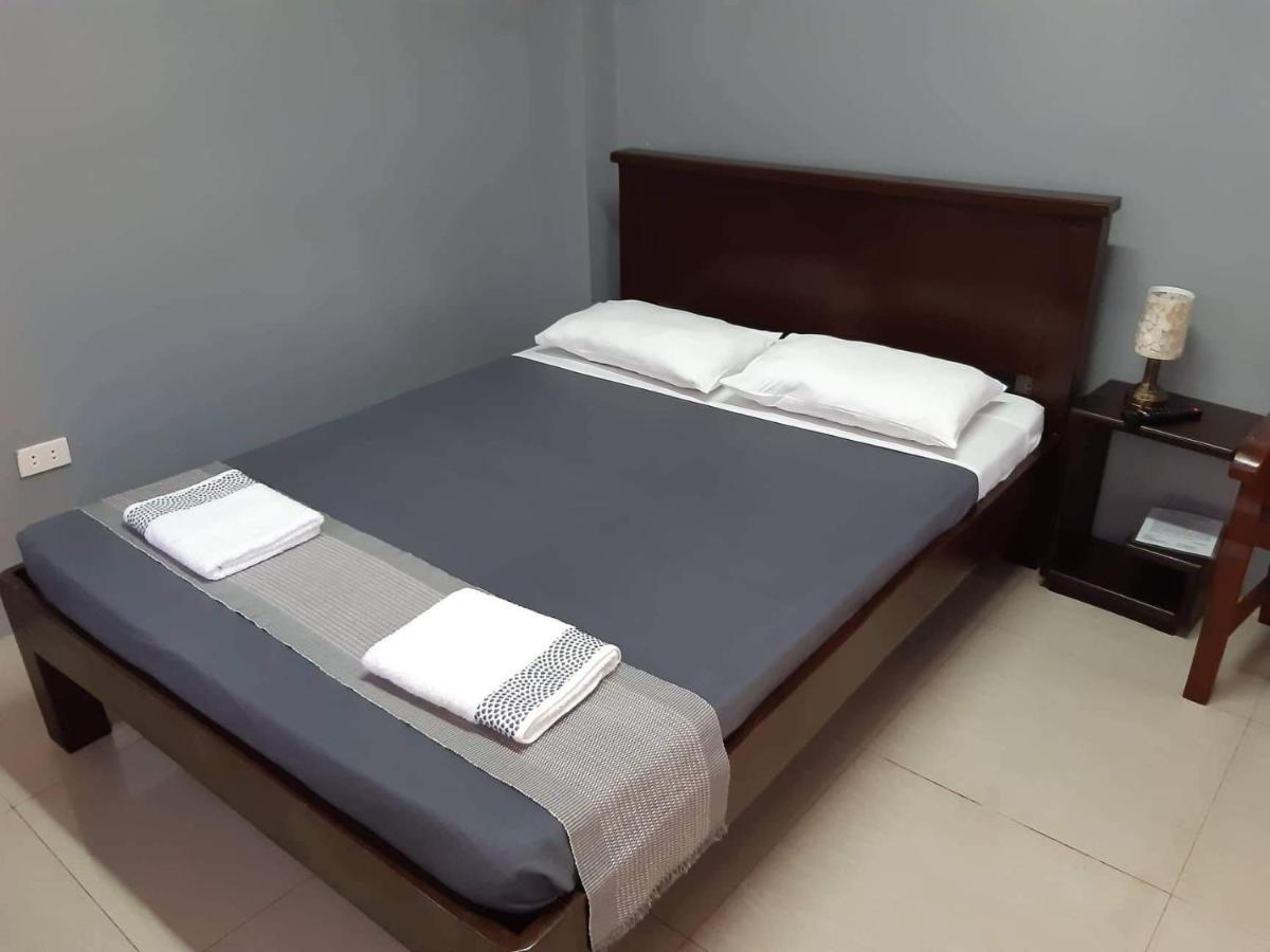 Reddoorz El Senor Jesus Apartelle Vigan Ilocos Hotel Exterior photo